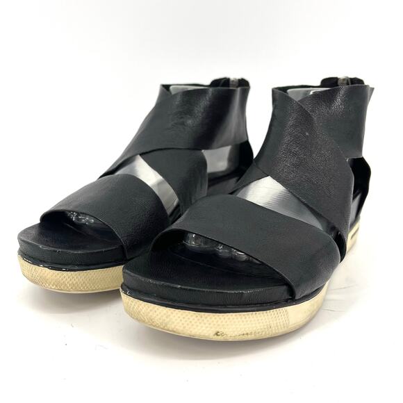 Eileen Fisher Black Leather Wide Strap Open Toe Zip Back Sandals - Size 10 - Picture 1 of 9